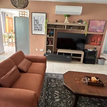 Dream Penthouse Larnaka Livadhia